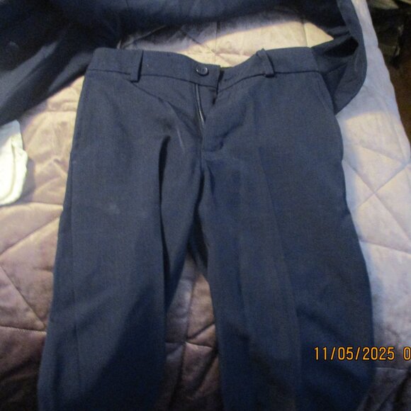 Jewels   and Gents kids sz 7 navy blue suit vest included & tie - Picture 3 of 4